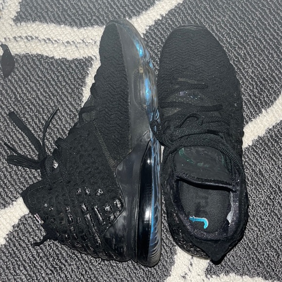 Nike Lebron 17 XVII Retro Currency Basketball Shoes MINT CONDITION. - Picture 2 of 2